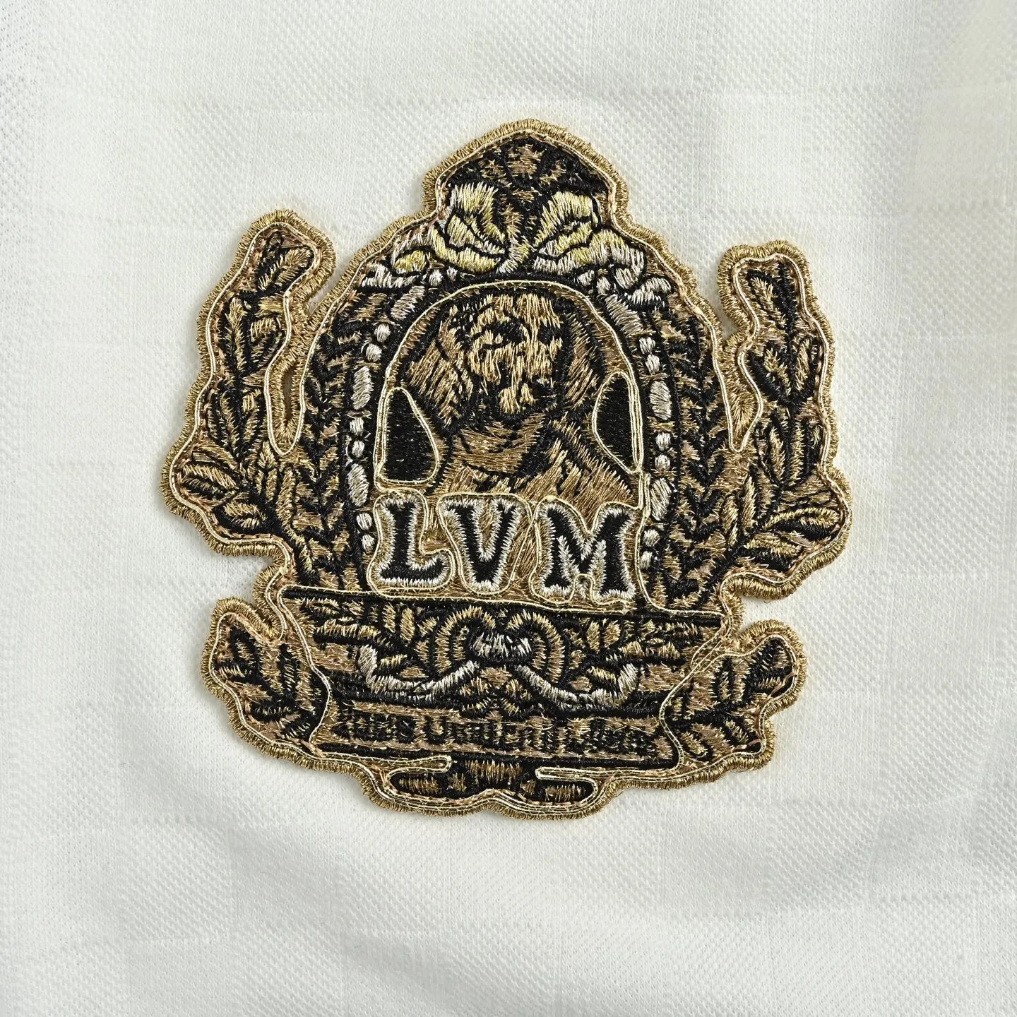 Louis Vuitton/Louis Vuitton embroidered badge checkerboard shorts